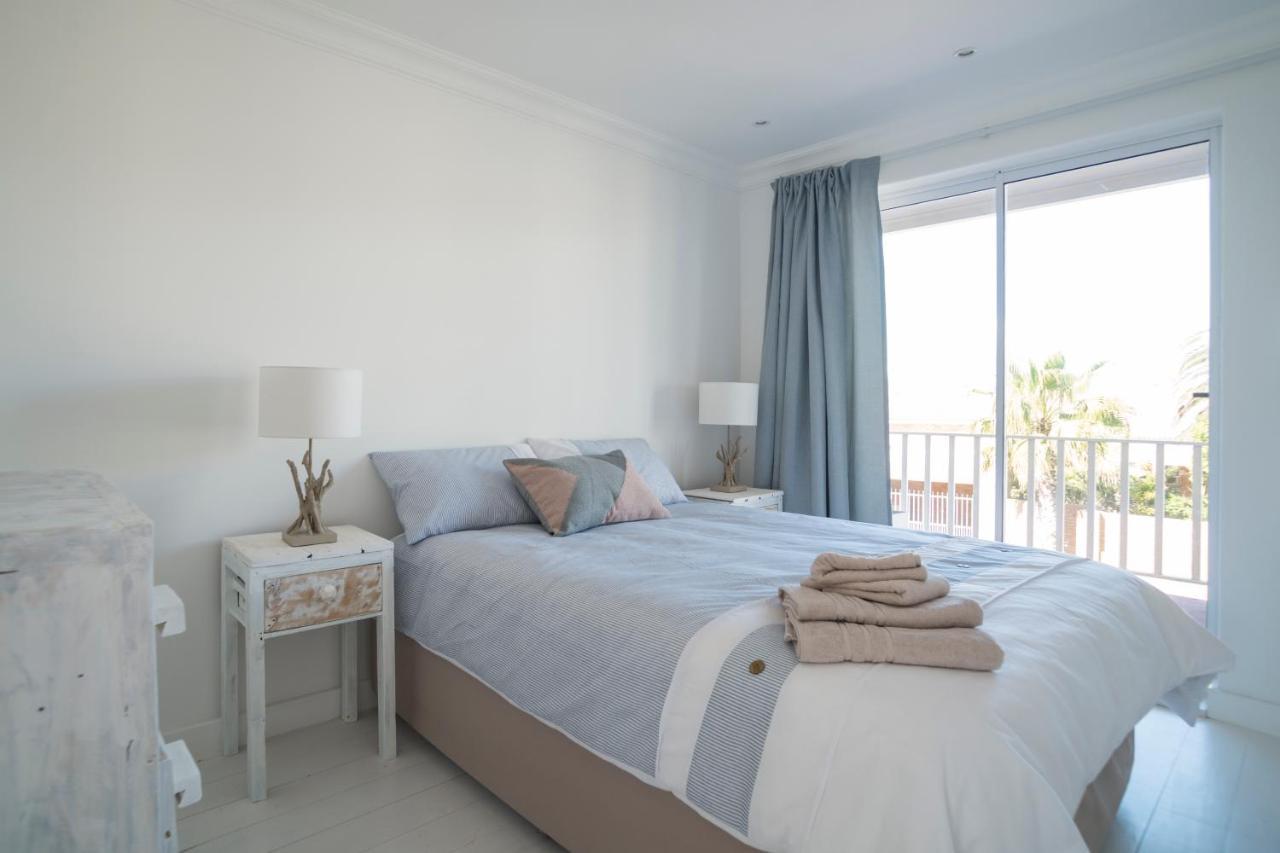Sunset Beach Living Guesthouse ケープタウン エクステリア 写真