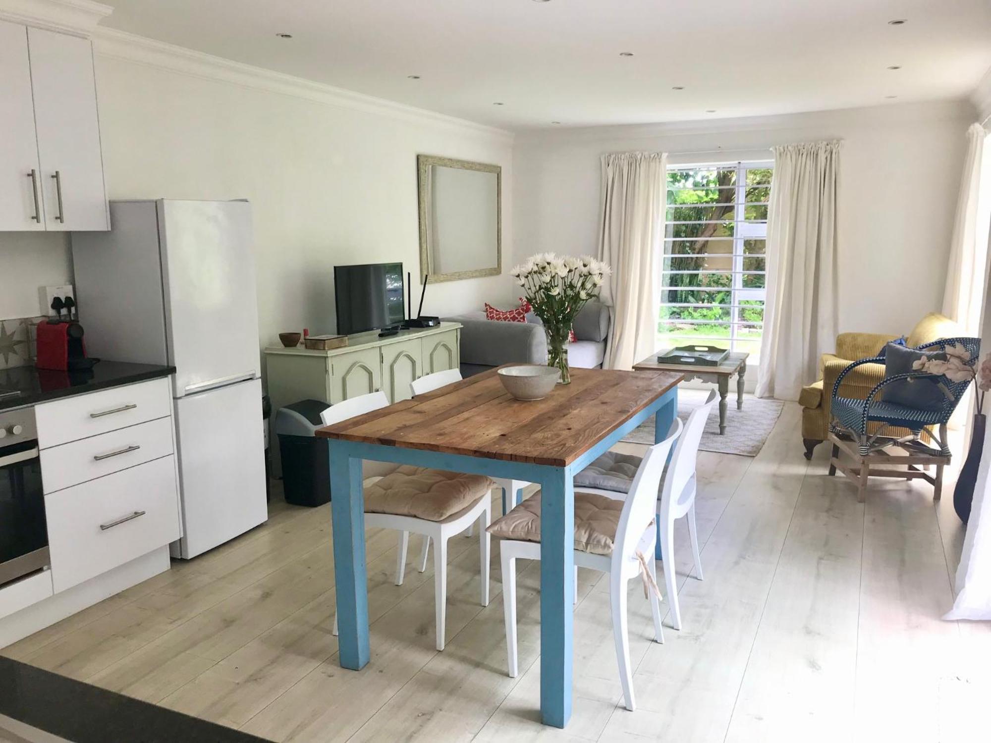 Sunset Beach Living Guesthouse ケープタウン エクステリア 写真