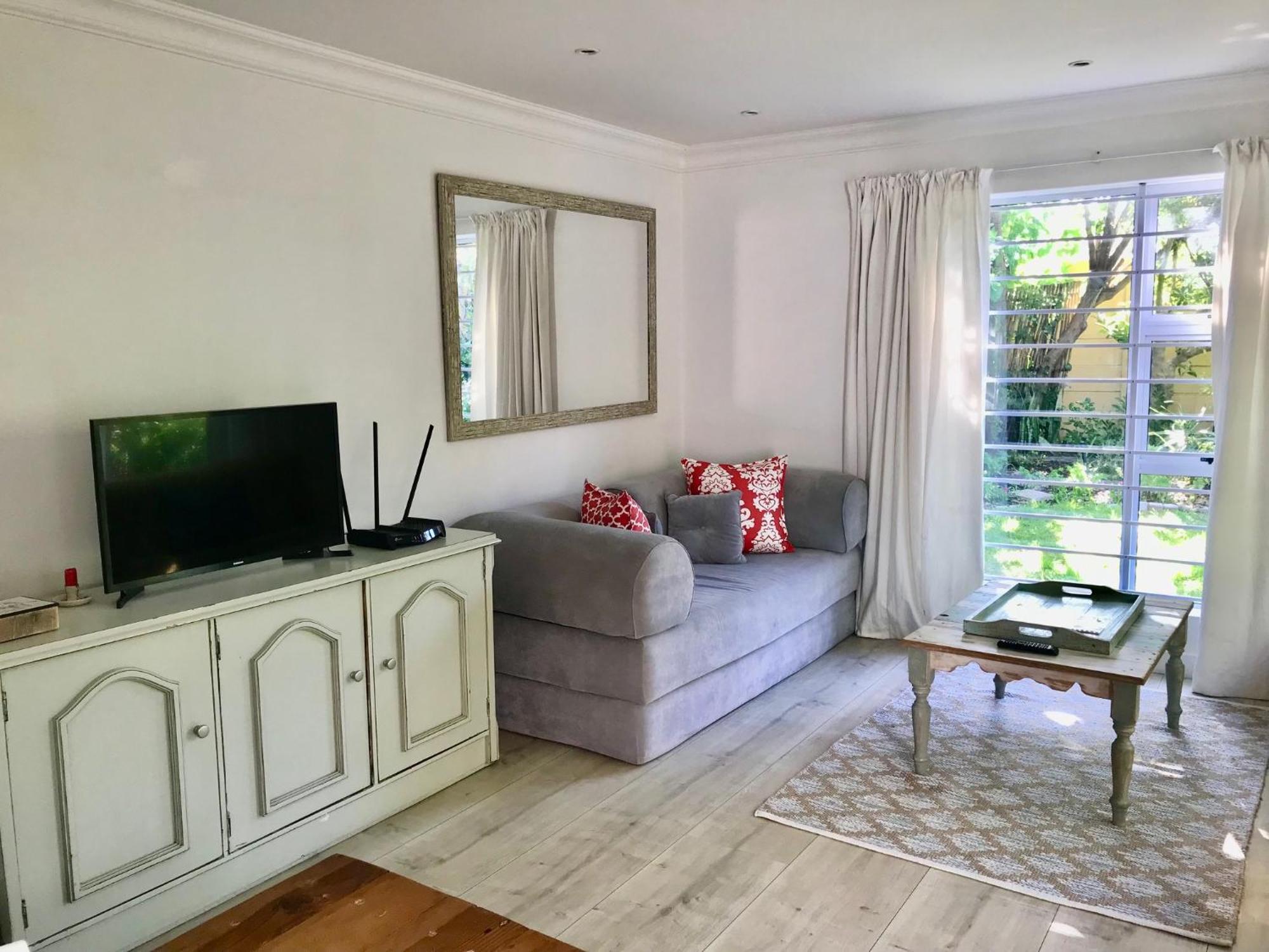 Sunset Beach Living Guesthouse ケープタウン エクステリア 写真
